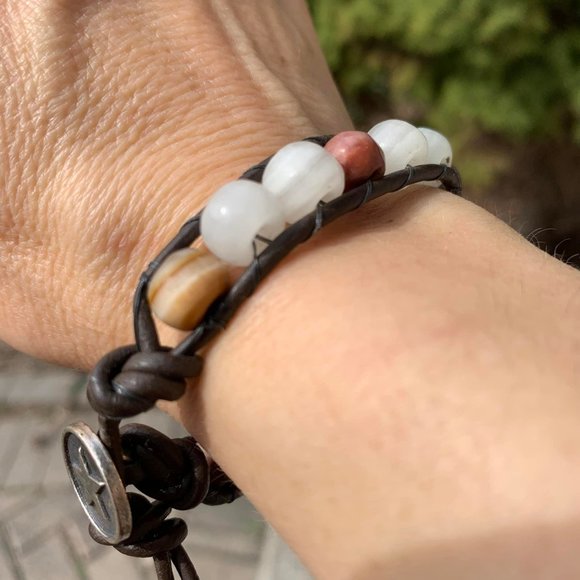 🌷3 for$20🌷Handmade Onyx Gemstone & Leather Bracelet - Picture 1 of 9
